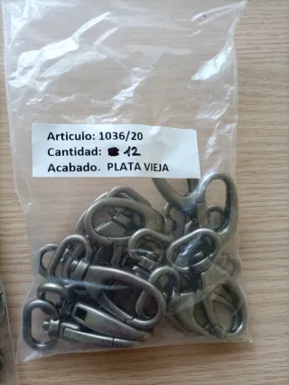 Lote mosquetones bolsos (oro y plata)