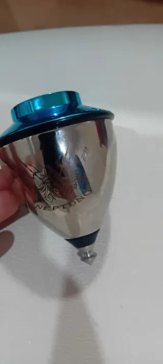 Trompo Neptuno metálico azul