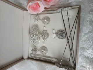 Aderezo fallera en plata y nácar a estrenar