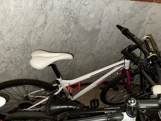 Bicicleta Freerider Blanca y rosa