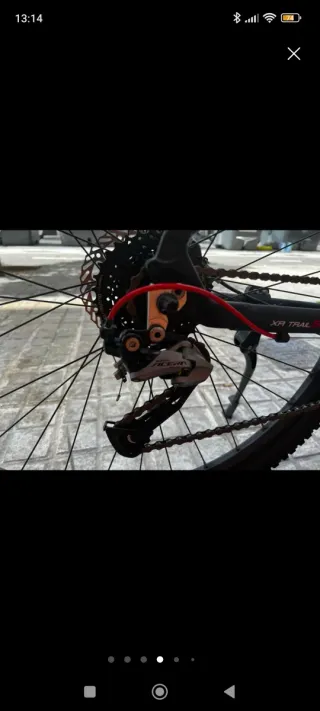 Bicicleta de montaña negra