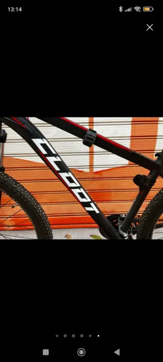 Bicicleta de montaña negra