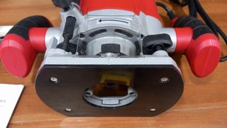 Fresadora Einhell TC-RO 1155 E