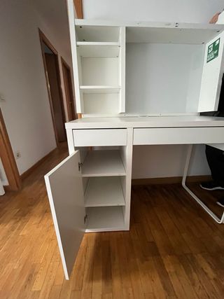 Escritorio Blanco Ikea Micke con Estantería