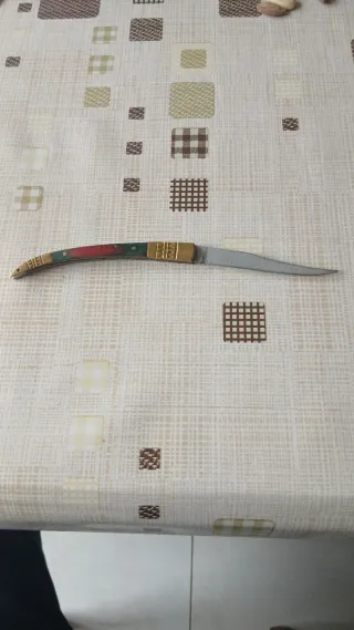 Navaja antigua dibujada a mano