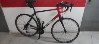 Bicicleta de carretera B'TWIN Roja/Negra