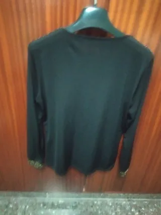 Camiseta negra dorada manga larga T42