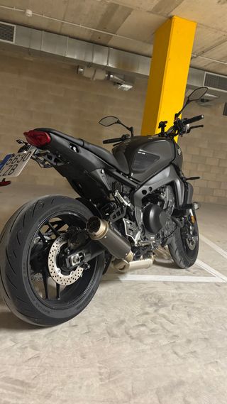 Escape Mivv GP Pro Carbono Yamaha MT09 2022