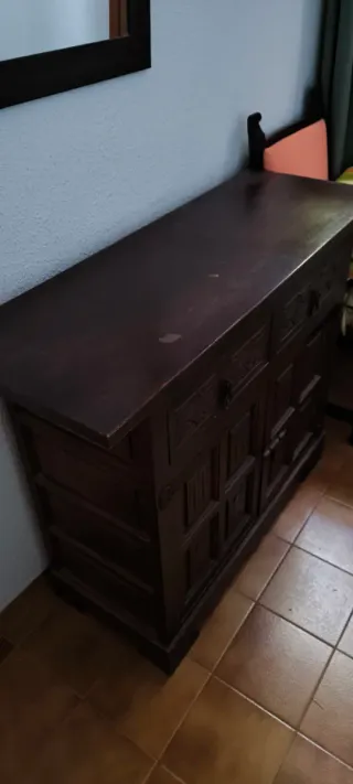 Cómoda de madera para restaurar