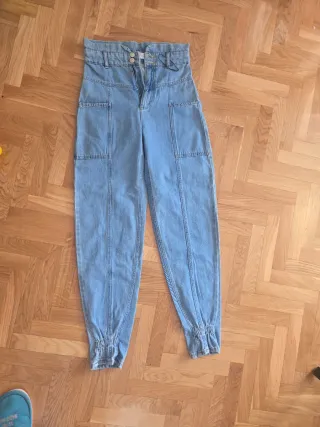 Pantalón vaquero alto