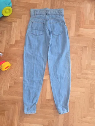 Pantalón vaquero alto