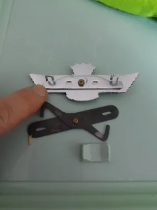 Insignia Aluminio EA Años 50