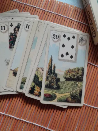 ORÁCULO PETIT LENORMAND: Guía completa (Spanish...