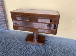 Mueble antiguo con 8 huecos. años 70