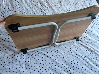 Mesa de cama o sofa plegable