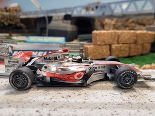 Coche de slot Hornby McLaren MP4-21