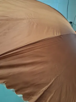 Sombrilla antigua floral beige y marrón