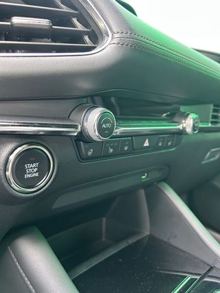 Mazda 3 SkyactiveX LUXURY