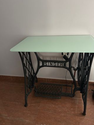 Mesa vintage maquina de coser Singer