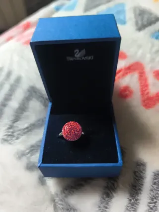 Anillo Swarovski Rojo y Plateado