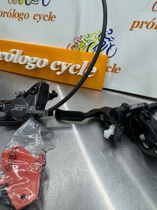 Freno delantero Shimano Deore XT BR-M8100