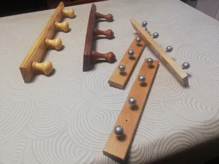 Lote de 5 Percheros Madera y Metal