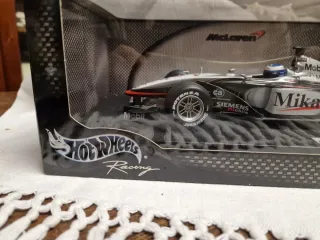 Mclaren MP-16 Mika Hakkinen Hot wheels 2001 Racing
