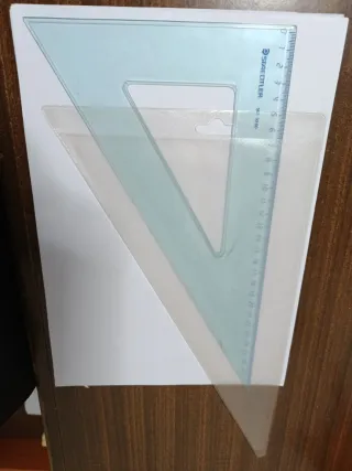 Set de geometría: escuadras, regla y transportador