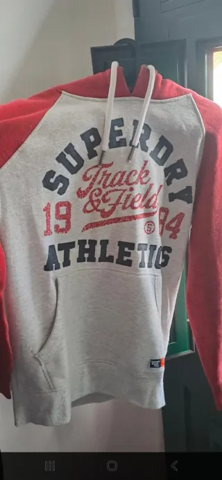 Casaco Superdry cinza e vermelho