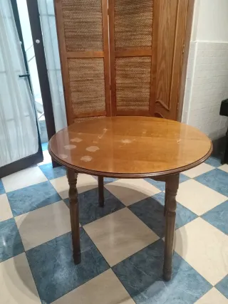 Mesa redmonda de madera : 90  extensible 140 abier