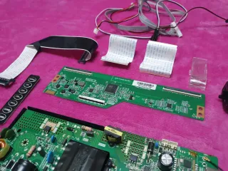 Placa base TV y altavoces