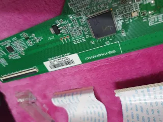 Placa base TV y altavoces