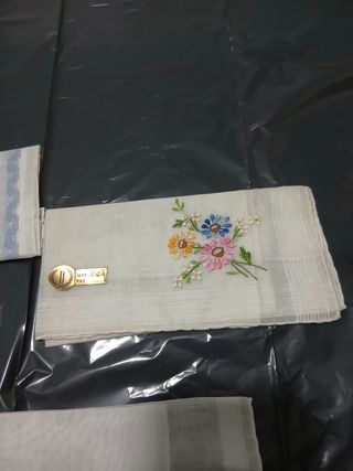 Sciarpe in tessuto ricamate