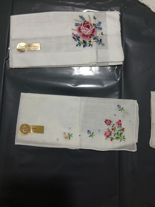 Sciarpe in tessuto ricamate