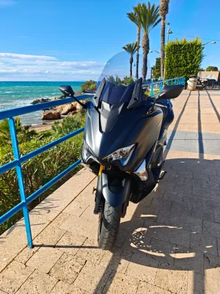 Yamaha TMAX 530 DX Gris Mate