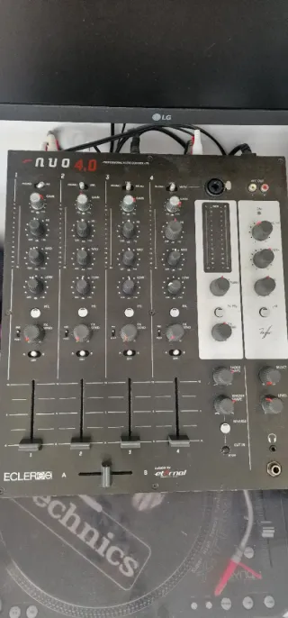 Mesa de mezclas DJ Ecler NUO 4.0