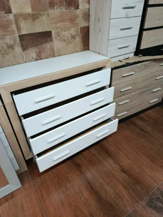 Cómoda 4 cajones madera y blanco
