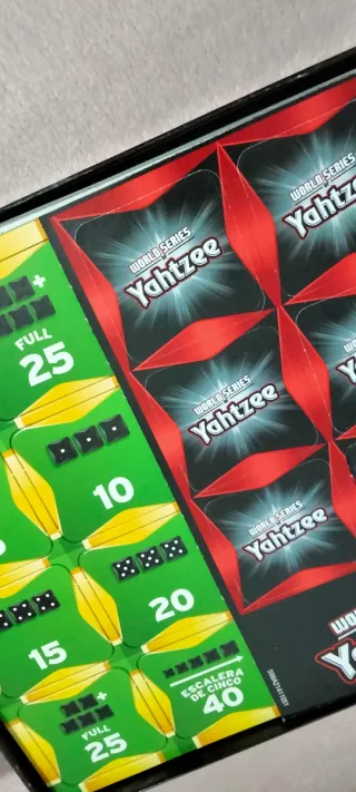 Juego de mesa Yahtzee World Series