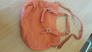Bolso de piel naranja
