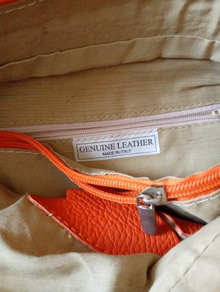 Bolso de piel naranja