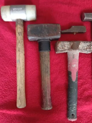 Martillos y mazas variados