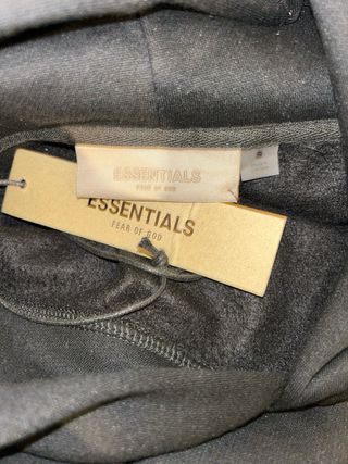 Sudadera ESSENTIALS Negra