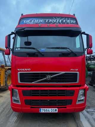 Volvo FH12 460 Globetrotter Rojo