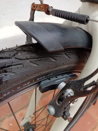 Bicicleta plegable blanca