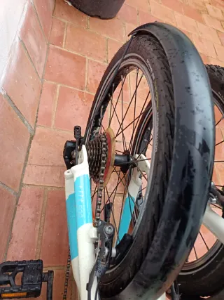 Bicicleta plegable blanca