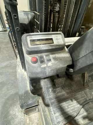 Carrerilla elevadora Nissan 25 Diesel Y1D2A250