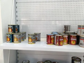 Estanterías de tienda metálicas