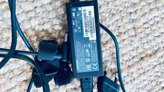 Cargador Toshiba G71C000GX110