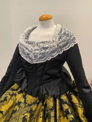 Traje de Fallera