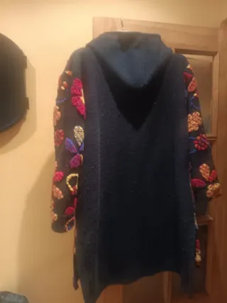 Abrigo lana con margaritas